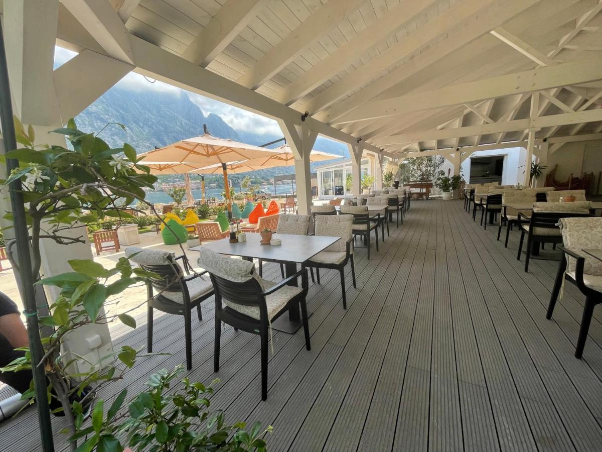 Montebay Perla Hotel เพรอชานิ ภายนอก รูปภาพ