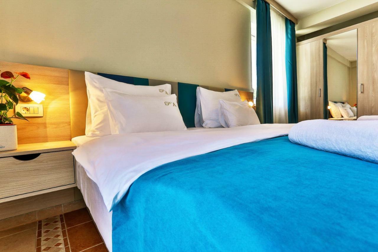Montebay Perla Hotel เพรอชานิ ภายนอก รูปภาพ